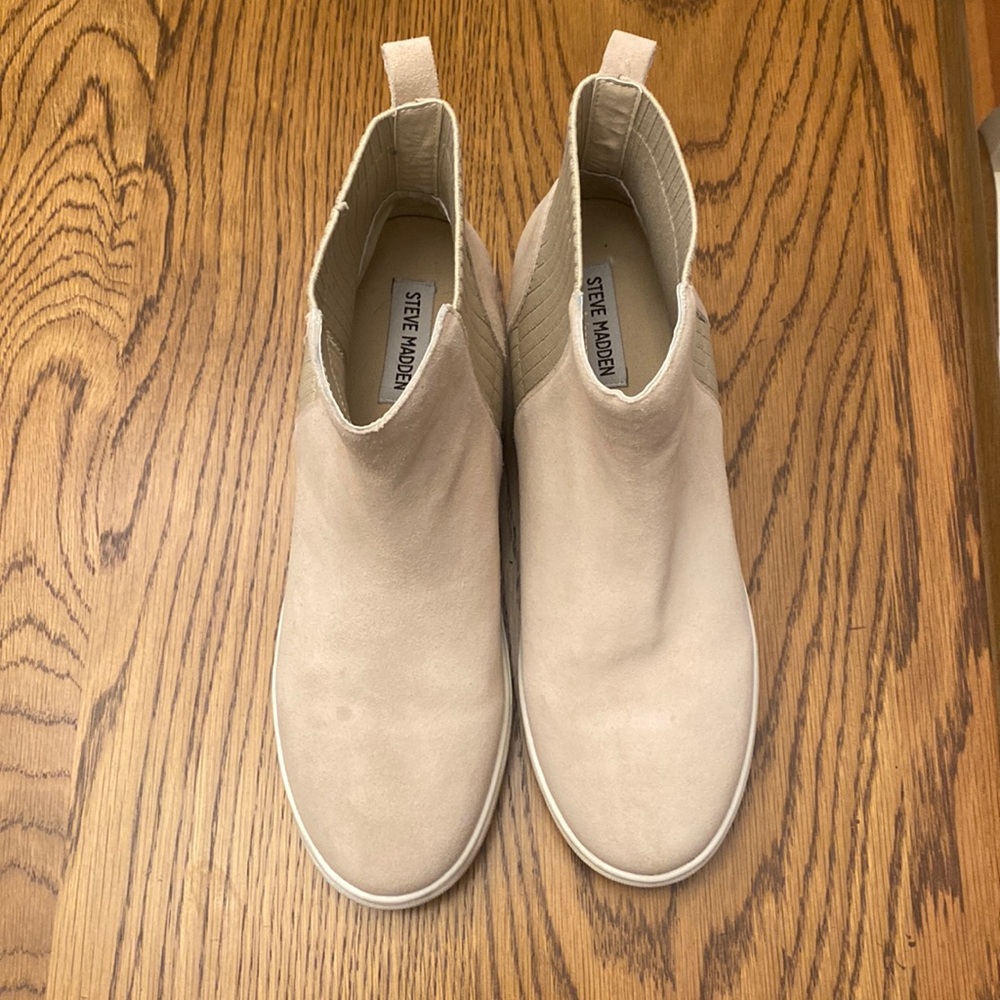 Steve Madden Suede Wedges